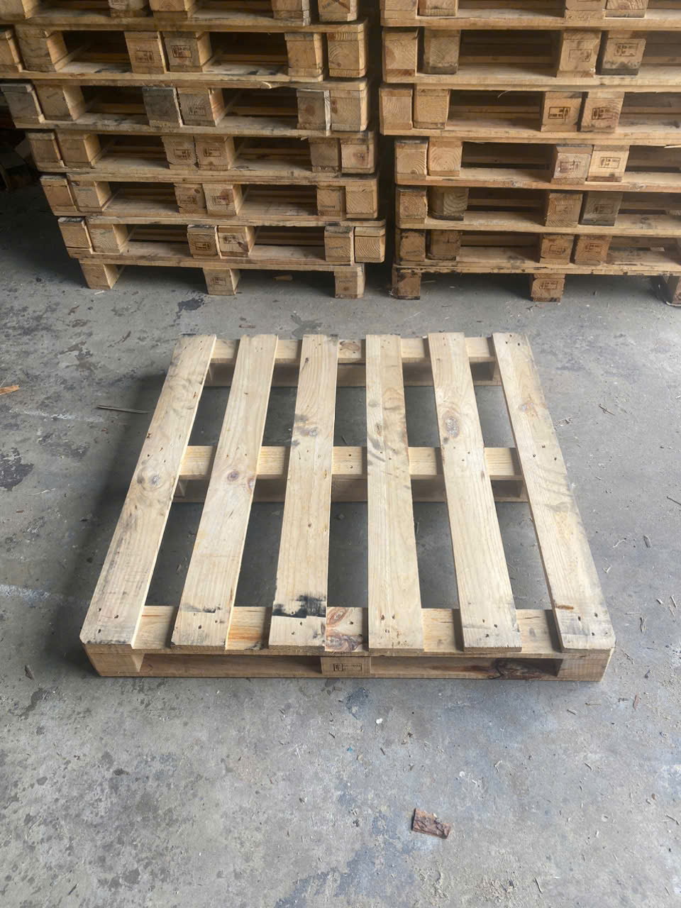 Pallet gỗ